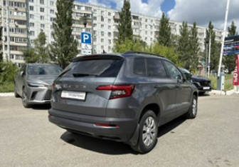 Подержанный автомобиль Skoda Karoq 2021 года (5 фото)