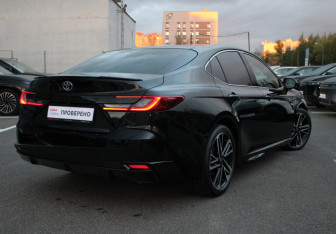 Подержанный автомобиль Toyota Camry Sedan 2024 года (4 фото)