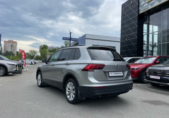 Подержанный автомобиль Volkswagen Tiguan 2020 года (7 фото)
