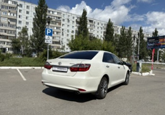 Подержанный автомобиль Toyota Camry Sedan 2016 года (5 фото)