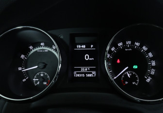 Подержанный автомобиль Skoda Yeti 2016 года (19 фото)