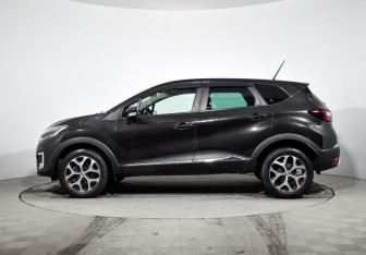 Подержанный автомобиль Renault Kaptur 2020 года (8 фото)