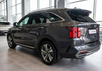 Подержанный автомобиль Kia Sorento 2021 года (3 фото)
