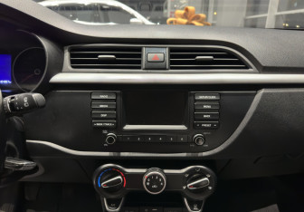 Подержанный автомобиль Kia Rio Hatchback 2019 года (12 фото)
