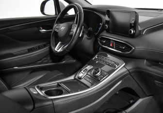 Подержанный автомобиль Hyundai Santa Fe 2022 года (14 фото)