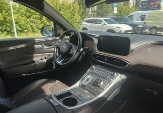 Подержанный автомобиль Hyundai Santa Fe 2020 года (10 фото)