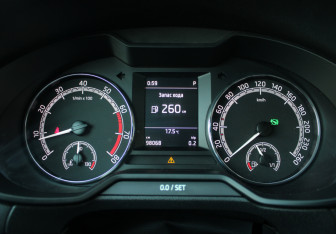 Подержанный автомобиль Skoda Octavia Liftback 2018 года (17 фото)
