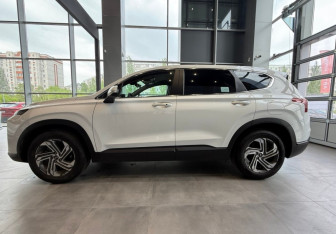 Подержанный автомобиль Hyundai Santa Fe 2021 года (8 фото)