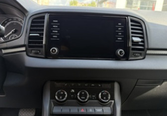 Подержанный автомобиль Skoda Karoq 2021 года (13 фото)