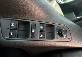 Подержанный автомобиль Volkswagen Tiguan 2010 года (15 фото)