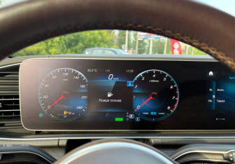 Подержанный автомобиль Mercedes-Benz GLE 2019 года (16 фото)