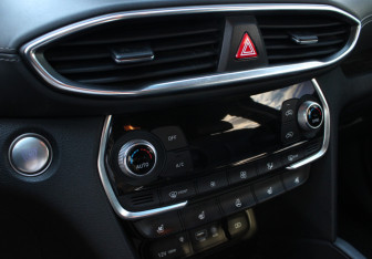 Подержанный автомобиль Hyundai Santa Fe 2019 года (11 фото)