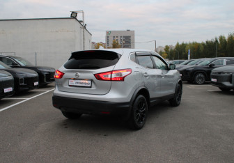 Подержанный автомобиль Nissan Qashqai 2018 года (2 фото)