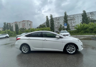 Подержанный автомобиль Hyundai i40 Sedan 2013 года (4 фото)