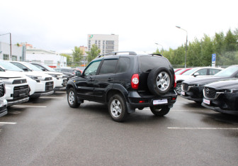 Подержанный автомобиль Chevrolet Niva 2010 года (4 фото)