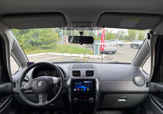 Подержанный автомобиль Suzuki SX4 Hatchback 2010 года (11 фото)