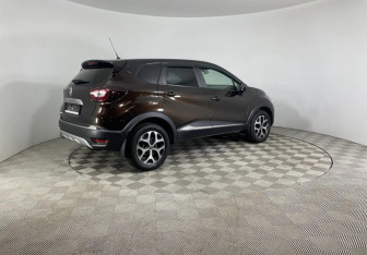 Подержанный автомобиль Renault Kaptur 2018 года (5 фото)