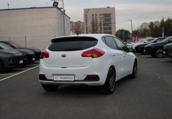 Подержанный автомобиль Kia Ceed Hatchback 2014 года (2 фото)