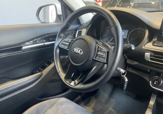 Подержанный автомобиль Kia Seltos 2020 года (16 фото)