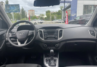 Подержанный автомобиль Hyundai Creta 2017 года (11 фото)