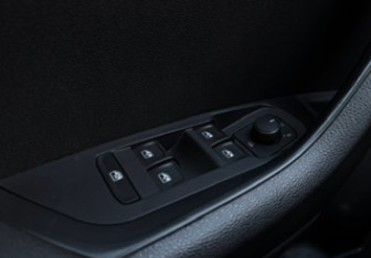 Подержанный автомобиль Skoda Karoq 2021 года (15 фото)