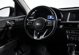 Подержанный автомобиль Kia Optima Sedan 2019 года (17 фото)