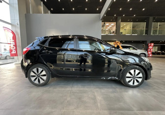 Подержанный автомобиль Kia Rio Hatchback 2012 года (5 фото)