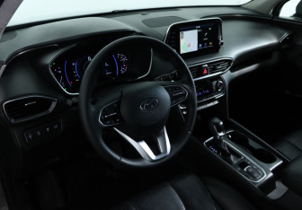 Подержанный автомобиль Hyundai Santa Fe 2019 года (14 фото)