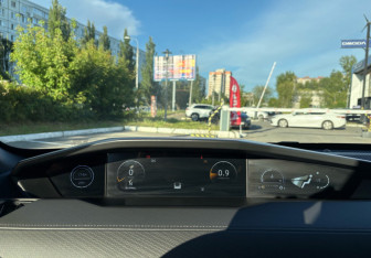 Подержанный автомобиль Changan UNI-V 2024 года (16 фото)