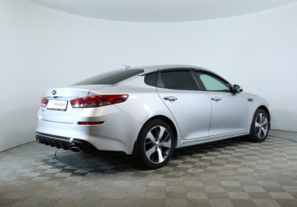 Подержанный автомобиль Kia Optima Sedan 2019 года (5 фото)