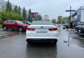 Подержанный автомобиль Kia Optima Sedan 2018 года (6 фото)
