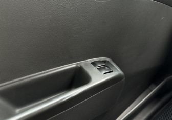 Подержанный автомобиль Chevrolet Spark 2012 года (15 фото)