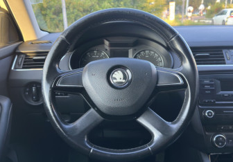 Подержанный автомобиль Skoda Octavia Liftback 2013 года (14 фото)