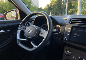 Подержанный автомобиль Hyundai Creta 2022 года (14 фото)
