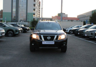 Подержанный автомобиль Nissan Terrano 2018 года (3 фото)