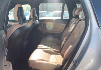 Подержанный автомобиль Volvo XC90 2017 года (10 фото)