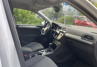 Подержанный автомобиль Volkswagen Tiguan 2018 года (10 фото)