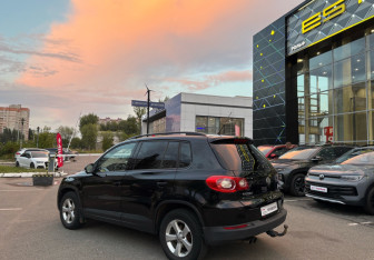 Подержанный автомобиль Volkswagen Tiguan 2010 года (7 фото)