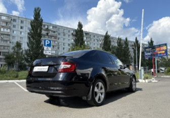 Подержанный автомобиль Skoda Octavia Liftback 2020 года (5 фото)