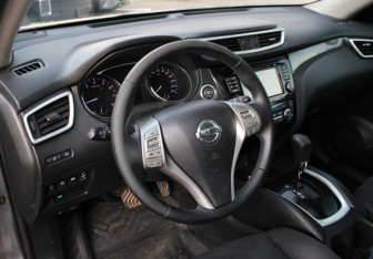 Подержанный автомобиль Nissan X-Trail 2015 года (7 фото)