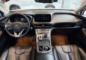 Подержанный автомобиль Hyundai Santa Fe 2021 года (14 фото)