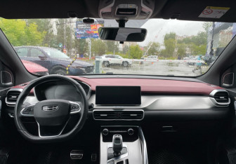Подержанный автомобиль Geely Coolray 2021 года (11 фото)