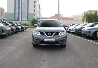 Подержанный автомобиль Nissan X-Trail 2015 года (2 фото)