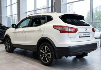Подержанный автомобиль Nissan Qashqai 2017 года (7 фото)