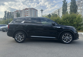 Подержанный автомобиль Kia Sorento 2021 года (4 фото)