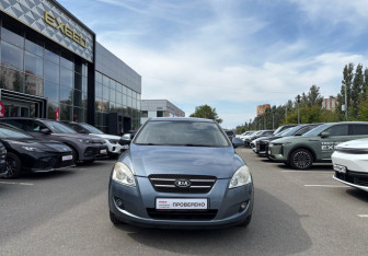 Подержанный автомобиль Kia Ceed Hatchback 2008 года (2 фото)