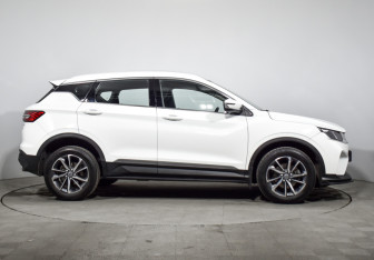 Подержанный автомобиль Geely Coolray 2021 года (4 фото)