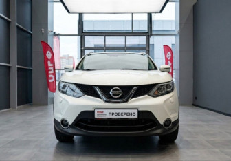 Подержанный автомобиль Nissan Qashqai 2017 года (2 фото)