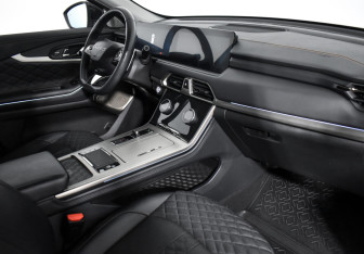 Подержанный автомобиль Exeed TXL 2023 года (15 фото)