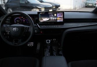 Подержанный автомобиль Toyota Camry Sedan 2024 года (9 фото)